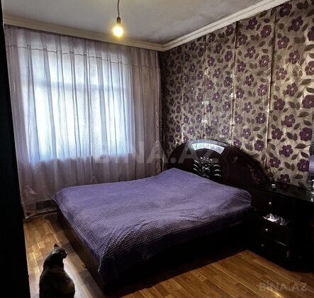 3 otaqlı Köhnə tikili, Bakıxanov q., Bakı