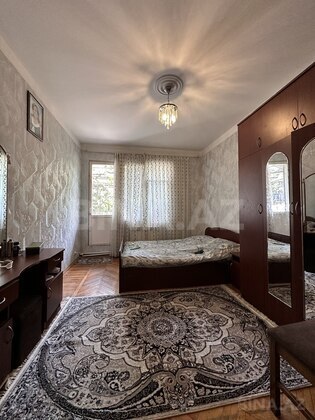 3 otaqlı Köhnə tikili, Memar Əcəmi m., Bakı