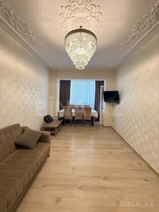 3 otaqlı Köhnə tikili, Əhmədli m., Bakı