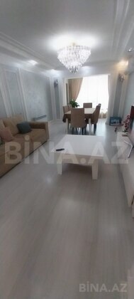 3 otaqlı Köhnə tikili, Xalqlar Dostluğu m., Bakı
