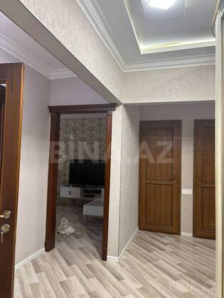 3 otaqlı Köhnə tikili, Xalqlar Dostluğu m., Bakı