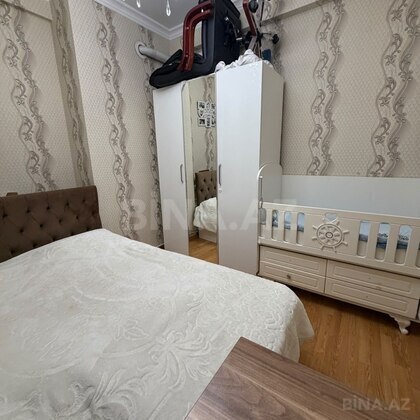 3 otaqlı Yeni tikili, Xırdalan