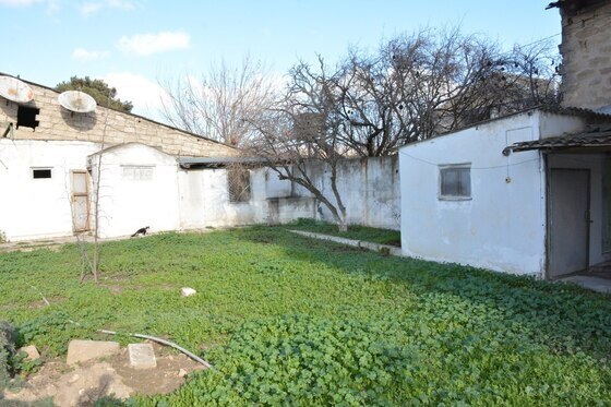 Torpaq Əmircan q., Bakı