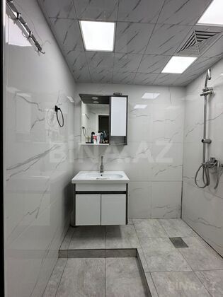 4 otaqlı Köhnə tikili, Bakıxanov q., Bakı
