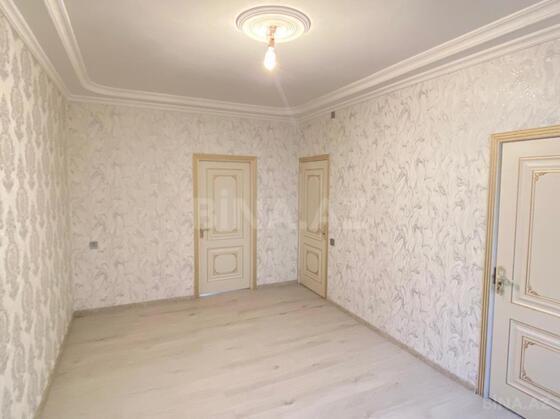 3 otaqlı Köhnə tikili, Memar Əcəmi m., Bakı