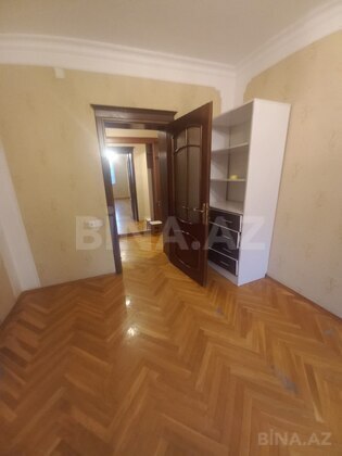 3 otaqlı Köhnə tikili, Əhmədli m., Bakı