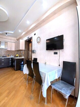2 otaqlı Yeni tikili, 8 Noyabr m., Bakı