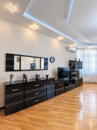 2 otaqlı Yeni tikili, 8 Noyabr m., Bakı