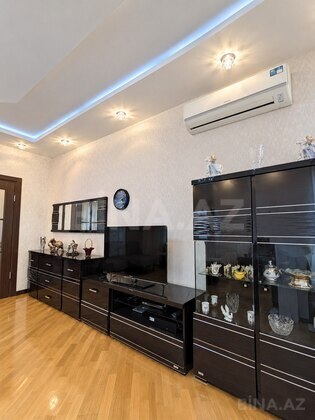 2 otaqlı Yeni tikili, 8 Noyabr m., Bakı