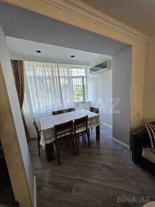 3 otaqlı Köhnə tikili, Neftçilər m., Bakı