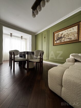 4 otaqlı Köhnə tikili, Bakıxanov q., Bakı