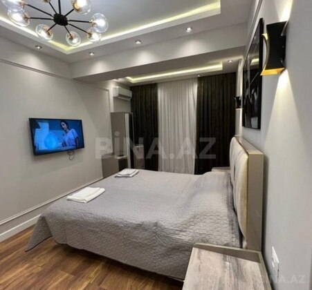 2 otaqlı Köhnə tikili, Memar Əcəmi m., Bakı
