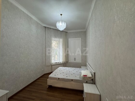 3 otaqlı Köhnə tikili, Nizami m., Bakı
