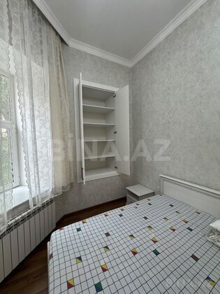 3 otaqlı Köhnə tikili, Nizami m., Bakı