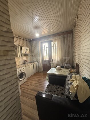 3 otaqlı Köhnə tikili, Həzi Aslanov m., Bakı