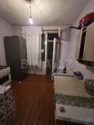 3 otaqlı Köhnə tikili, Bakıxanov q., Bakı