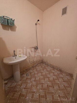 3 otaqlı Köhnə tikili, Bakıxanov q., Bakı