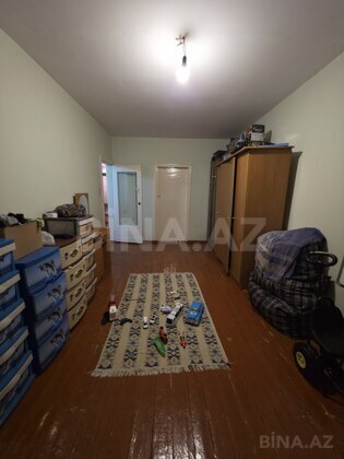 3 otaqlı Köhnə tikili, Bakıxanov q., Bakı