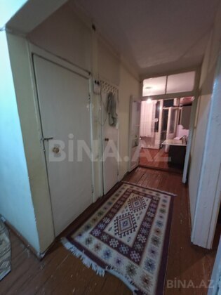 3 otaqlı Köhnə tikili, Bakıxanov q., Bakı