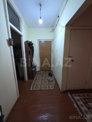 3 otaqlı Köhnə tikili, Bakıxanov q., Bakı