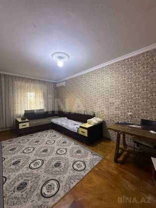 3 otaqlı Köhnə tikili, Həzi Aslanov m., Bakı