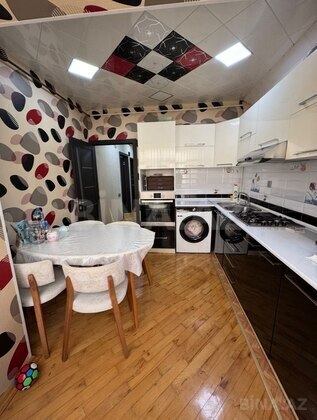 2 otaqlı Köhnə tikili, Bakıxanov q., Bakı
