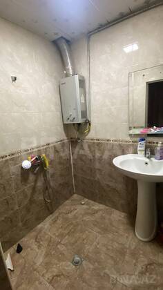 3 otaqlı Köhnə tikili, Bakıxanov q., Bakı