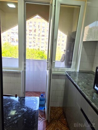 3 otaqlı Köhnə tikili, Həzi Aslanov m., Bakı