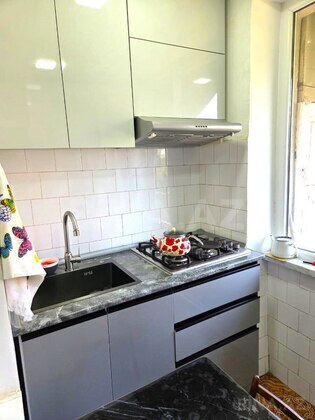 3 otaqlı Köhnə tikili, Həzi Aslanov m., Bakı