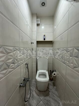 3 otaqlı Köhnə tikili, Bakıxanov q., Bakı
