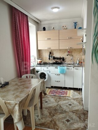 2 otaqlı Köhnə tikili, 28 May m., Bakı