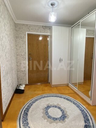 4 otaqlı Köhnə tikili, Xalqlar Dostluğu m., Bakı