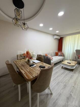 3 otaqlı Köhnə tikili, Qara Qarayev m., Bakı