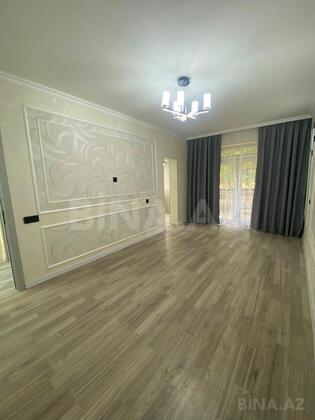 3 otaqlı Köhnə tikili, Xalqlar Dostluğu m., Bakı