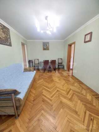 2 otaqlı Köhnə tikili, Elmlər Akademiyası m., Bakı