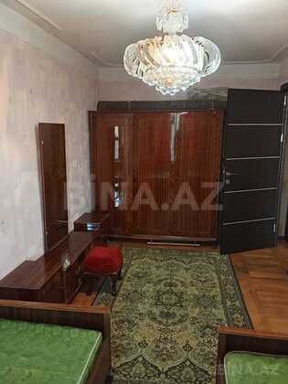 2 otaqlı Köhnə tikili, Elmlər Akademiyası m., Bakı