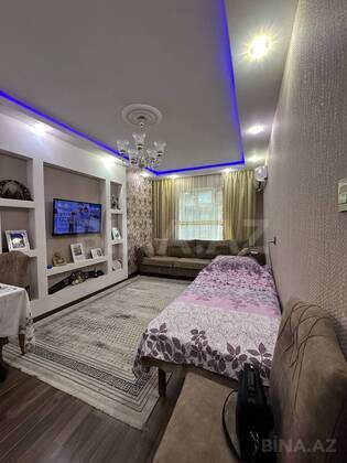 4 otaqlı Köhnə tikili, Bakıxanov q., Bakı