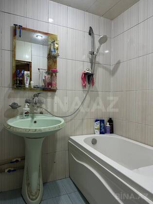 4 otaqlı Köhnə tikili, Bakıxanov q., Bakı
