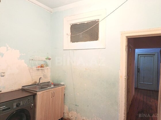 3 otaqlı Köhnə tikili, Elmlər Akademiyası m., Bakı