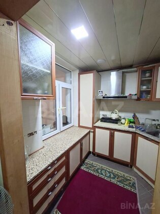 3 otaqlı Köhnə tikili, Elmlər Akademiyası m., Bakı