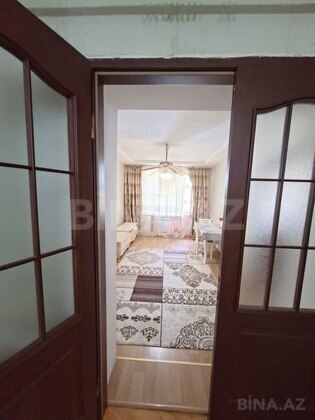 3 otaqlı Köhnə tikili, Elmlər Akademiyası m., Bakı