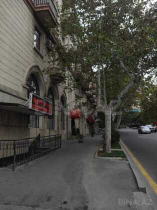 2 otaqlı Köhnə tikili, Nizami m., Bakı