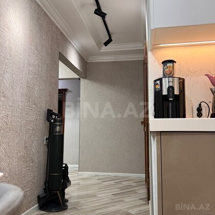 3 otaqlı Köhnə tikili, Xalqlar Dostluğu m., Bakı