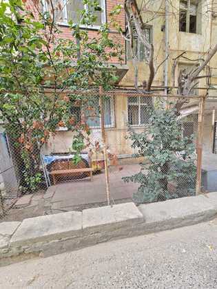2 otaqlı Köhnə tikili, Memar Əcəmi m., Bakı