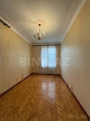2 otaqlı Köhnə tikili, Bakıxanov q., Bakı