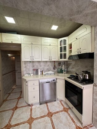 4 otaqlı Köhnə tikili, İnşaatçılar m., Bakı