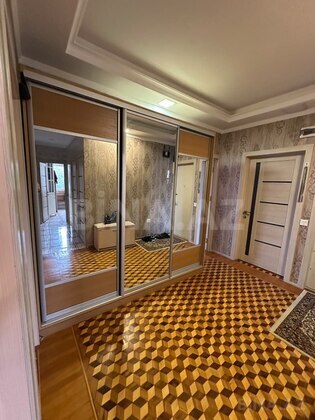 4 otaqlı Köhnə tikili, İnşaatçılar m., Bakı