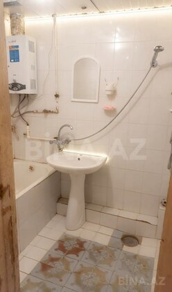 3 otaqlı Köhnə tikili, Neftçilər m., Bakı