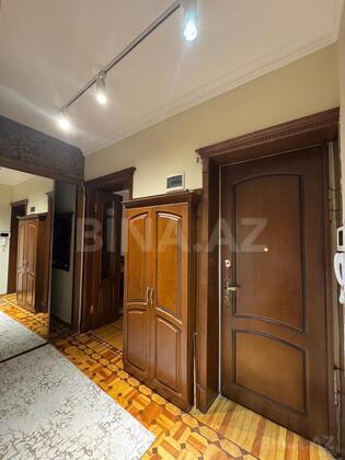 2 otaqlı Köhnə tikili, Şah İsmayıl Xətai m., Bakı