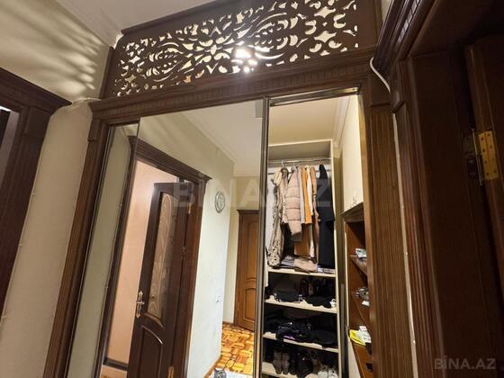 2 otaqlı Köhnə tikili, Şah İsmayıl Xətai m., Bakı